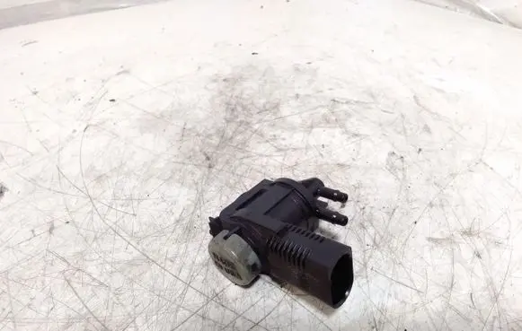 Volkswagen Golf VI Turbo solenoid valve 1K0906283A