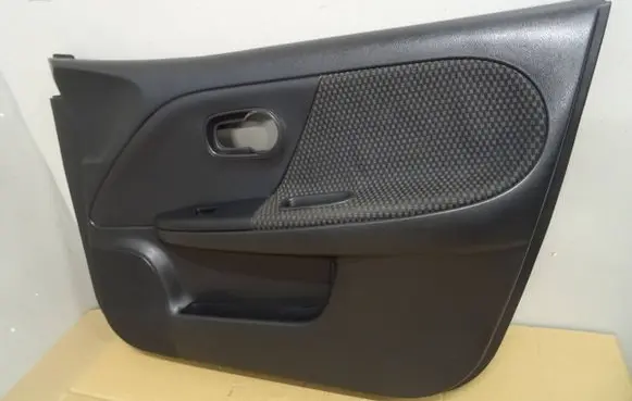 Nissan Note (E11) Front door card panel trim
