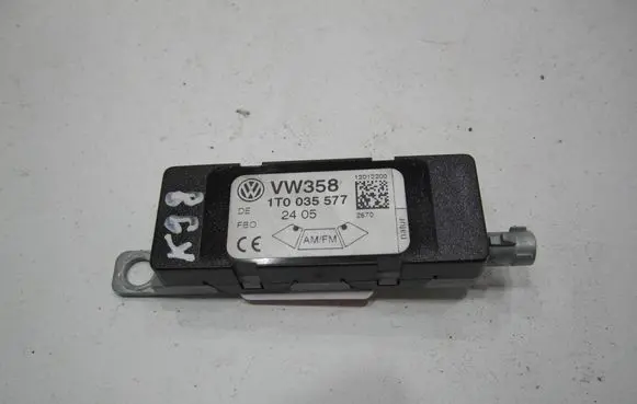 Volkswagen Touran I Antenna control unit 1T0035577