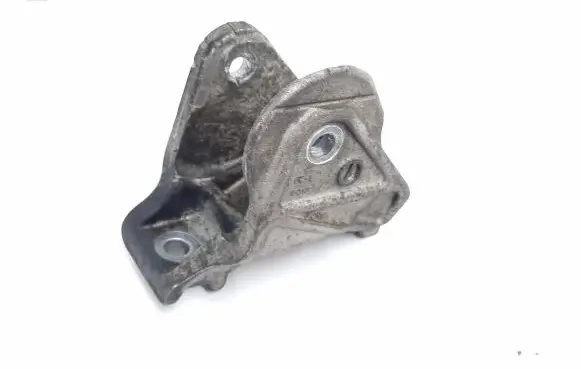 Engine mounting bracket