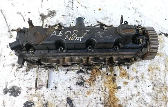 Citroen Xsara Engine head 9634963010