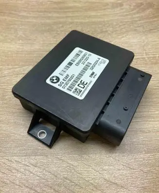 BMW 5 F10 F11 Hand brake control module 6862808 23122010