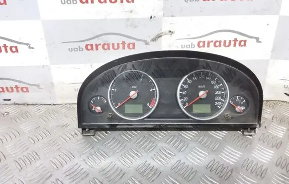 Ford Mondeo Mk III Speedometer (instrument cluster) 1S7F108411