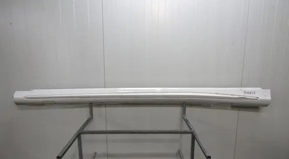 Front sill (body part)