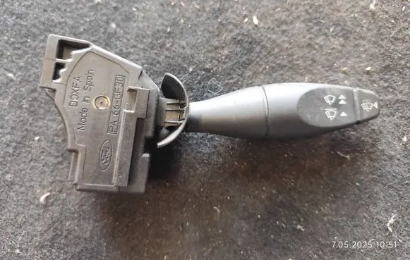 Ford Focus Wiper control stalk 98AG17A553CB 70520251