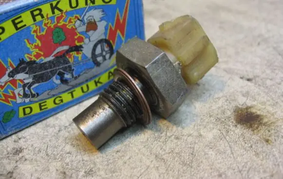 Coolant temperature sensor