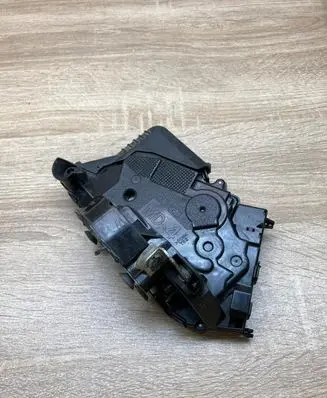Toyota Avensis T250 Front door lock TOYOTAMD4DOORLOCK