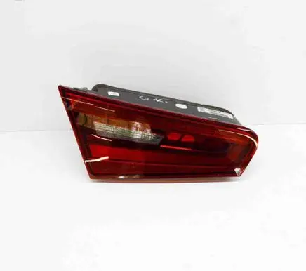 Tailgate rear/tail lights