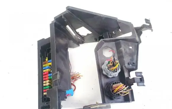 Citroen Berlingo Fuse box set 963551828g