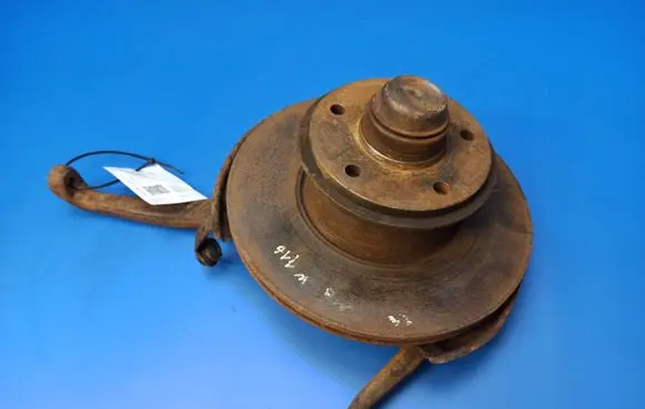 Mercedes-Benz S W116 Front wheel hub