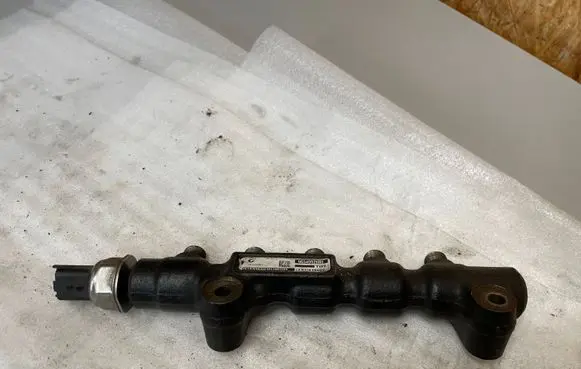 Ford Fiesta Fuel main line pipe 9654592680