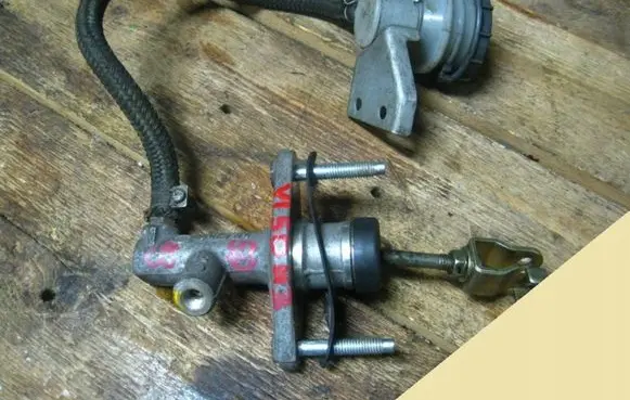 Honda Civic Clutch master cylinder