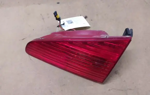 Tailgate rear/tail lights