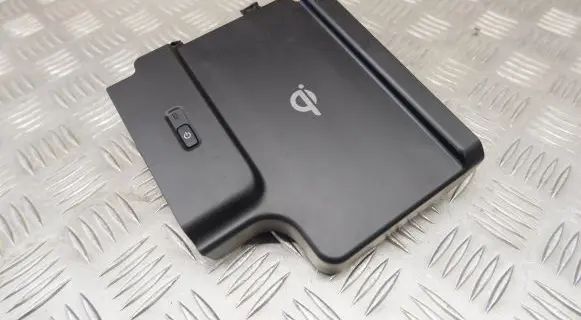 Lexus ES 300h (7th Gen) Wireless charging module 861C033051
