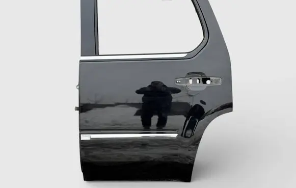 Cadillac Escalade Rear door 