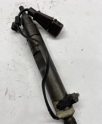 Audi A4 S4 B5 8D Fuel injector 028130201J