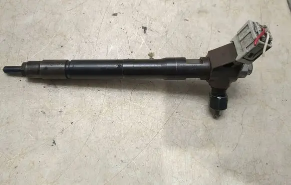Mazda CX-5 Fuel injector SH0113H50