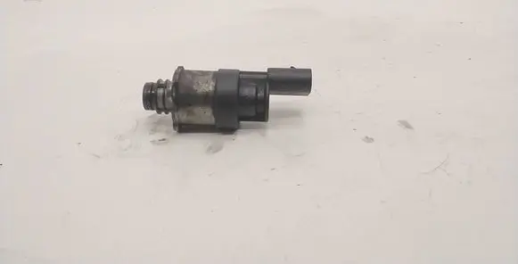 BMW 3 E90 E91 Fuel pressure regulator 0928400691 8850911235