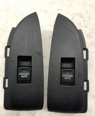 Toyota Prius (XW30) Rear door window switch trim 