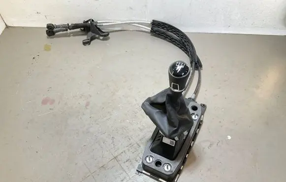 Volkswagen Polo VI Gear shifter/selector 2Q0711049J