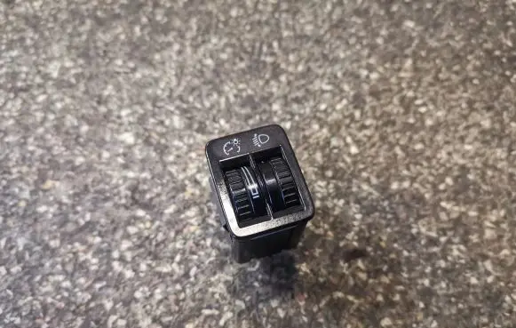 Volkswagen PASSAT B7 Headlight level height control switch 3AA941333