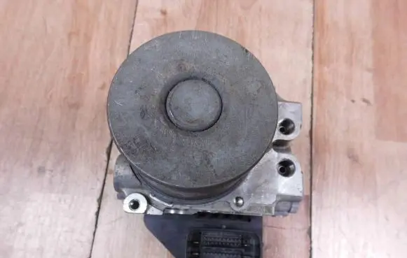 Mazda 6 ABS Pump GHR1437A0 1338005670