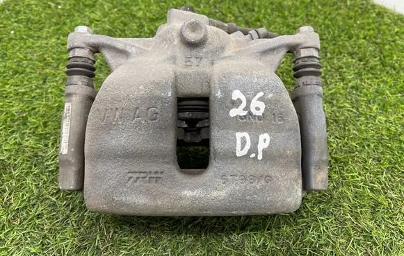 Volkswagen PASSAT B8 Front brake caliper 6798