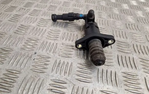 Volkswagen Golf VII Clutch slave cylinder 5Q0721261C