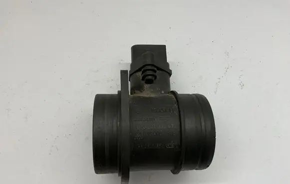 Volkswagen PASSAT B6 Mass air flow meter 0281002531 038906461B