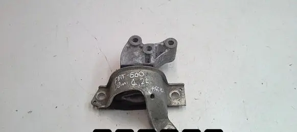 Fiat 500 Engine mount bracket