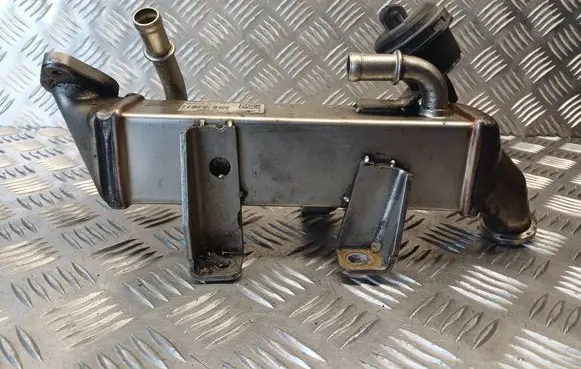 Opel Vivaro EGR valve cooler 8200910446C H8200620695