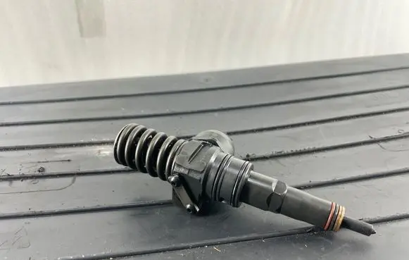 Audi A3 S3 8L Fuel injector 038130073AR 0414720214