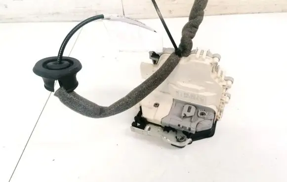 Audi A3 S3 8V Front door lock 8X2837015