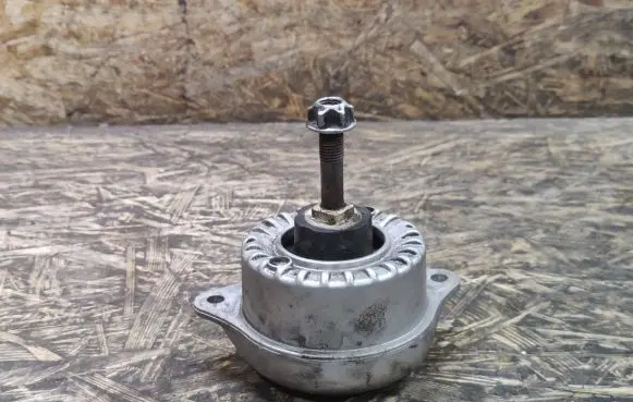 Porsche Boxster 986 Engine mount bracket 99337504906