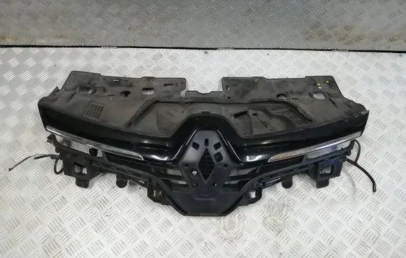 Renault Clio IV Front grill