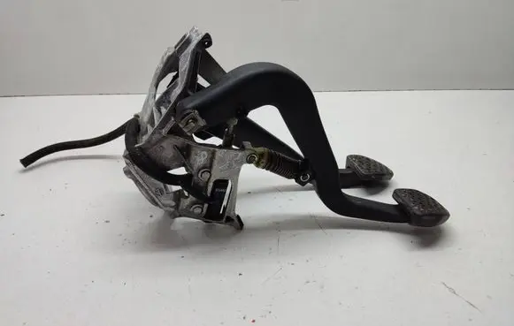 BMW X1 E84 Pedal assembly 6762250 35316762250 67871110