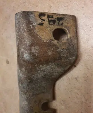 GAZ 24-10 Generator/alternator bracket 