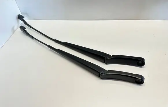 Volkswagen Tiguan Front wiper blade arm 5N1955410
