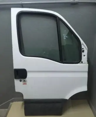Iveco Daily 6th gen Front door