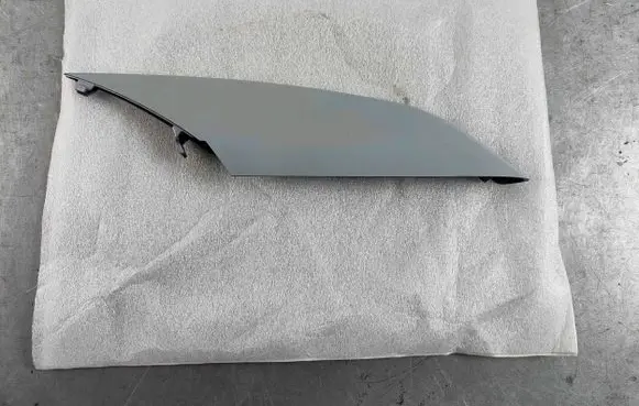 Porsche Macan (95B) Front bumper splitter molding 95b807686ag2x