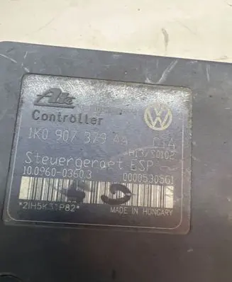 Volkswagen Golf V ABS Pump 1K0907379AA 1K0614517T