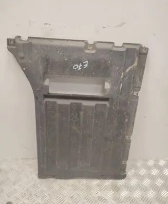 BMW X5 E70 Center/middle under tray cover 7130235