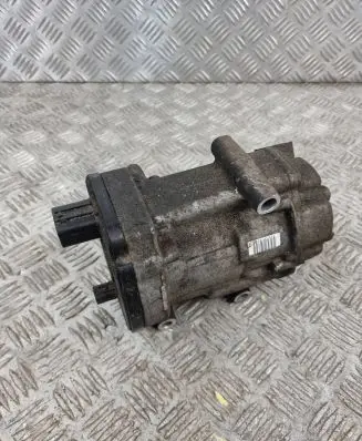 Lexus UX Air conditioning (A/C) compressor (pump) 0424000171