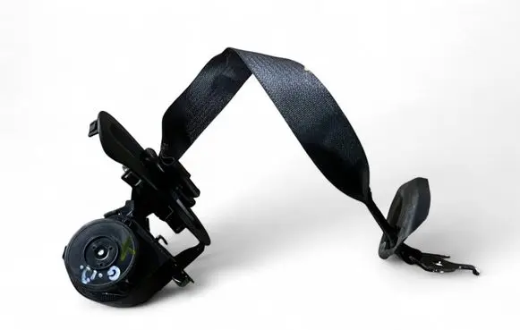 Rear seatbelt
