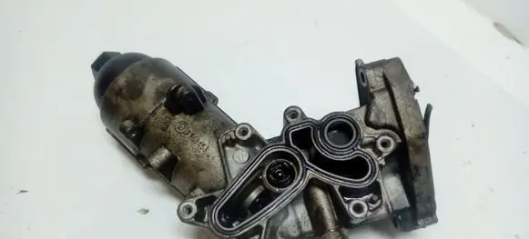 Oil filter mounting bracket