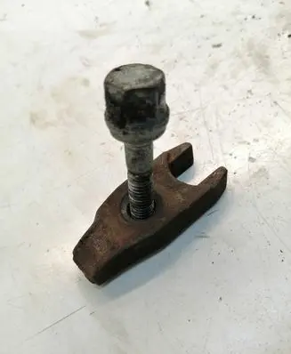 Citroen Jumper Fuel Injector clamp holder 920201