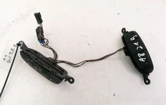 Opel Astra G Steering wheel buttons/switches 90561159 6014387
