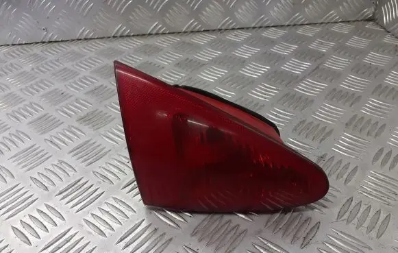 Alfa Romeo 147 Tailgate rear/tail lights 46556346