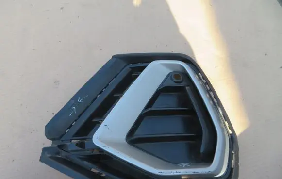 Audi Q3 F3 Front bumper lower grill
