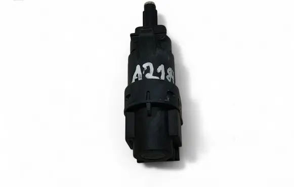 Volkswagen PASSAT B5 Windscreen/windshield washer pump